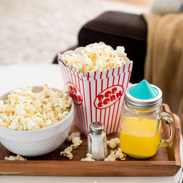 how-to-evenly-spread-melted-butter-on-popcorn-with-the-ergo-spout-min